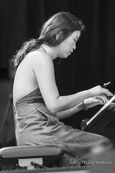 Cho Rong Kim aan de piano tijdens Jazz Middelheim 2015