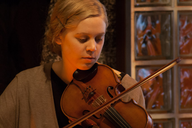 Kristin Freidlitz aan de viool