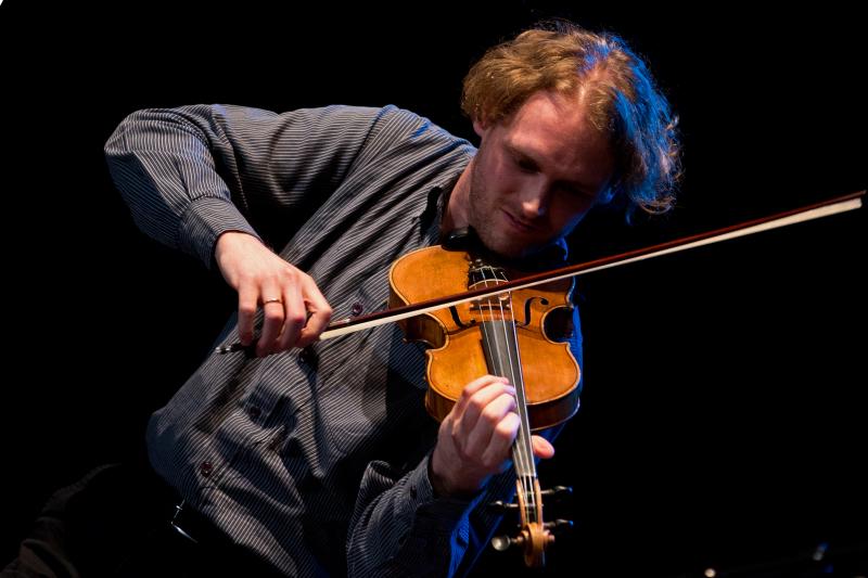 Emile Verstraeten speelt viool