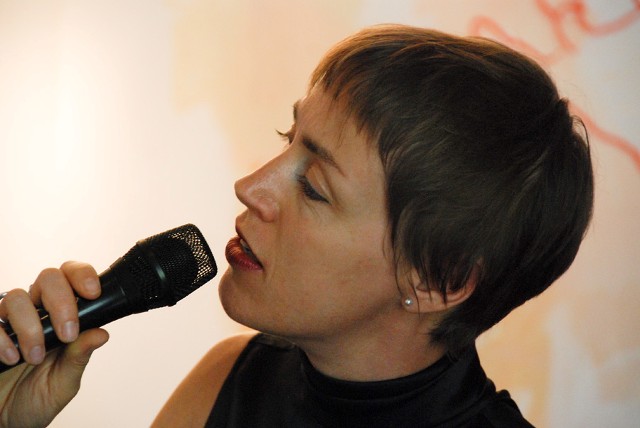 Hilde Vanhove zingt