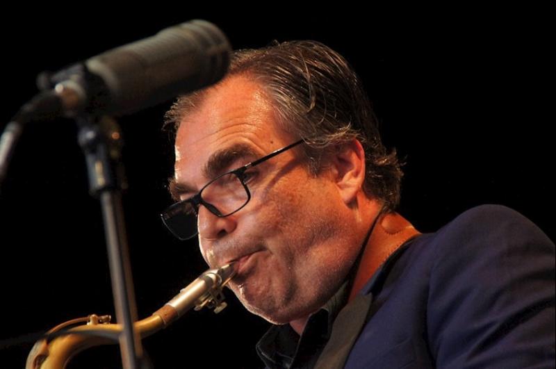 Kurt Van Herck speelt sax