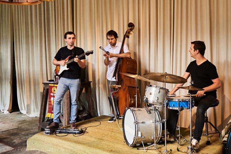 Roeland Celis Trio tijdens Jazzathome 2019