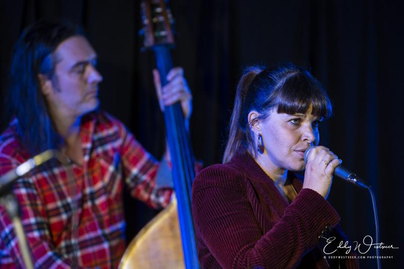Lady Linn zingt tijdens Jazzathome 2019 in Het Anker